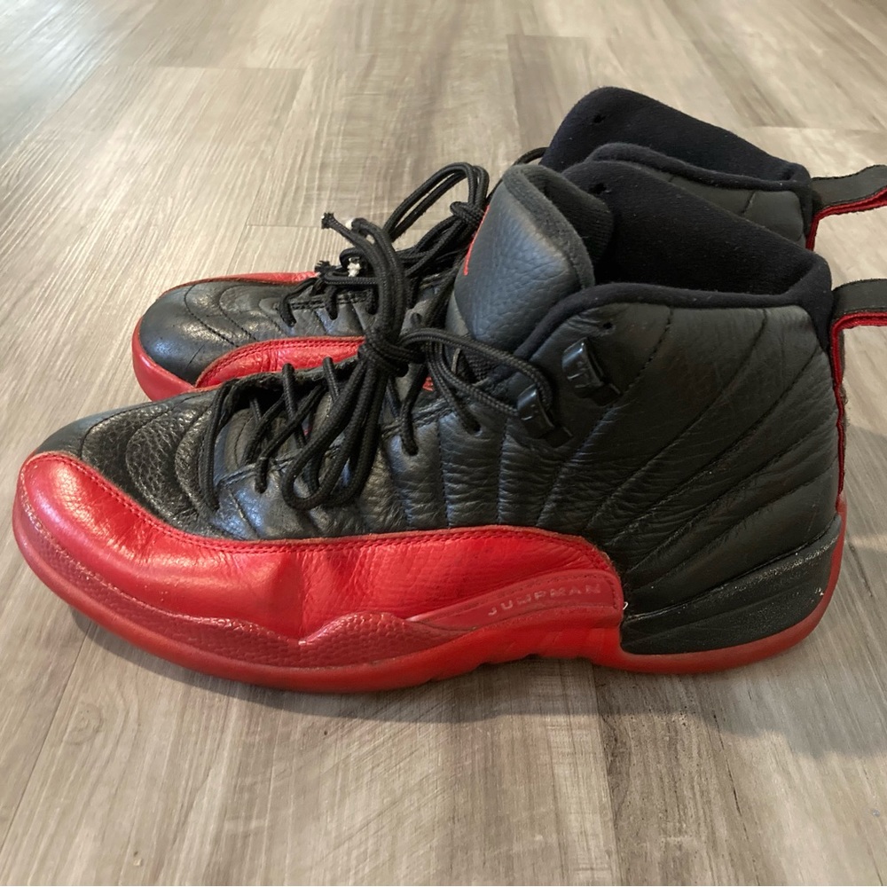 Nike Jordan 12 Retro Flu Game Release 2015 Mens Size 9 Red Black 130690-002
